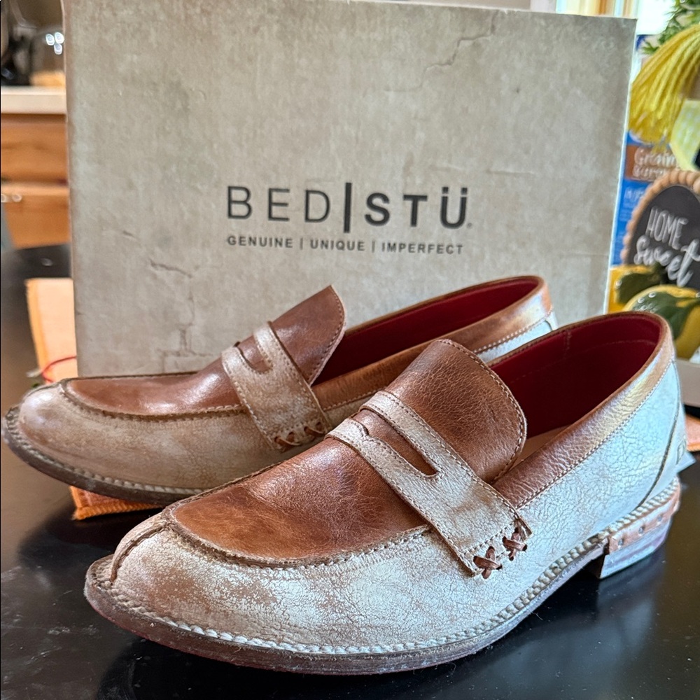 BED|STU Women's Reina Brown and Tan Loafers